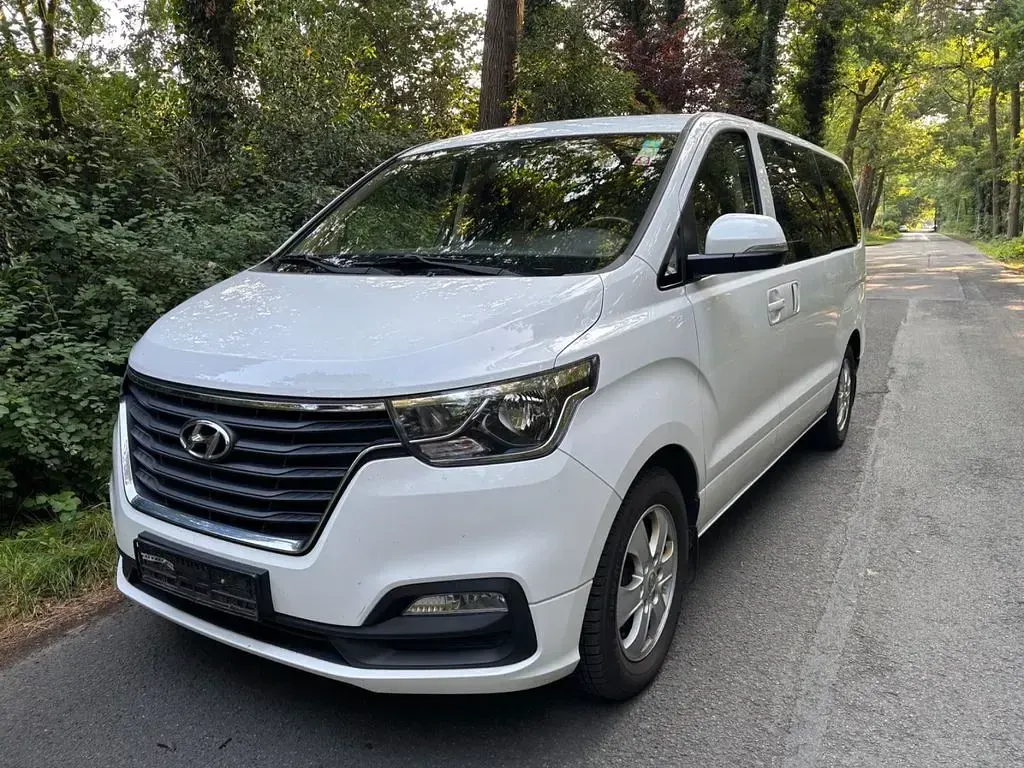 Gebraucht Hyundai H-1 170 PS (125 kW) 2019 Weiß Van / Kleinbus