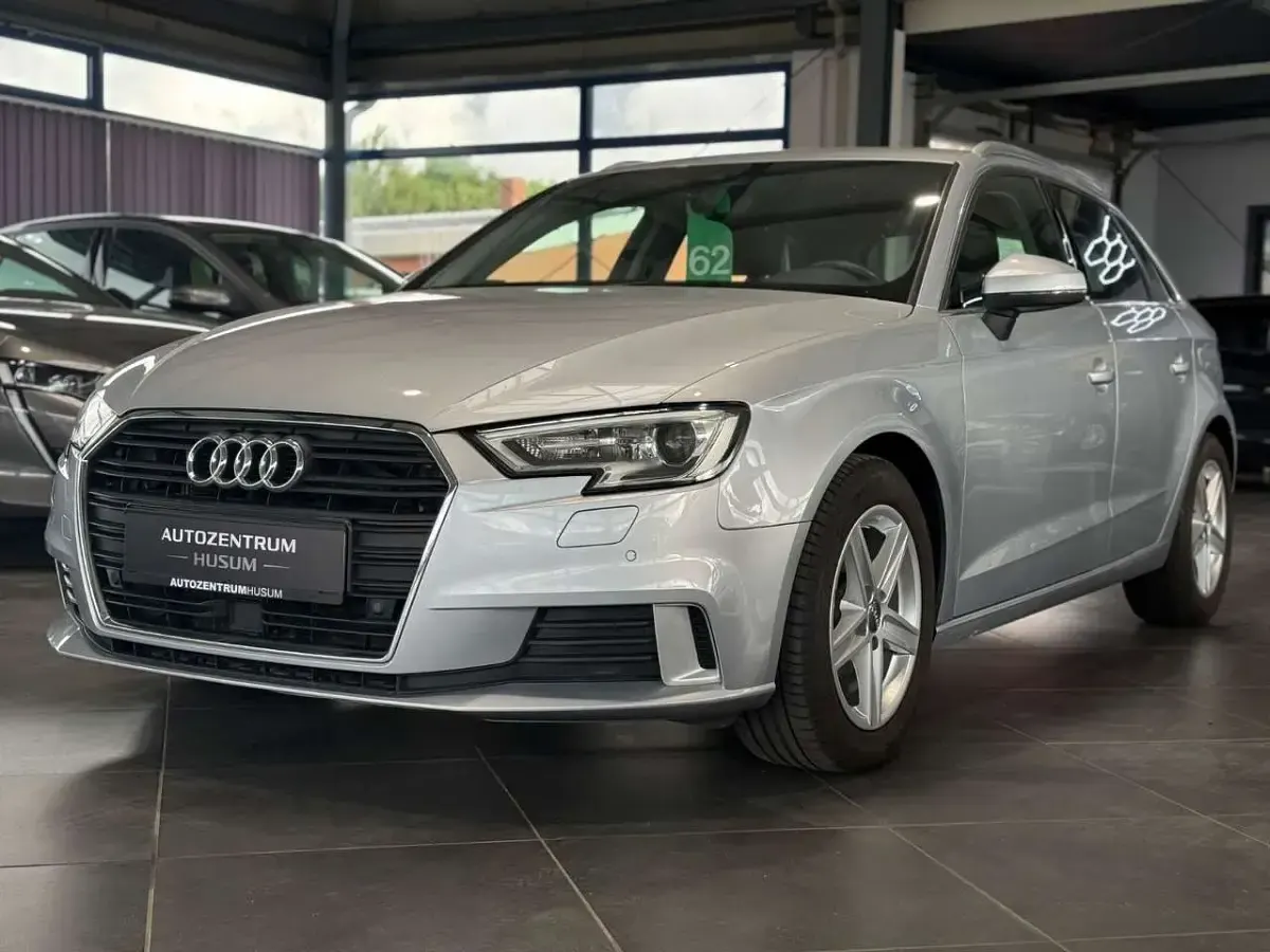 Gebraucht Audi A3 Sport 150 PS (110 kW) 2018 Silber Limousine