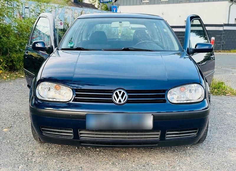 Gebraucht VW Golf IV 75 PS (55 kW) 2001 Blau Kleinwagen