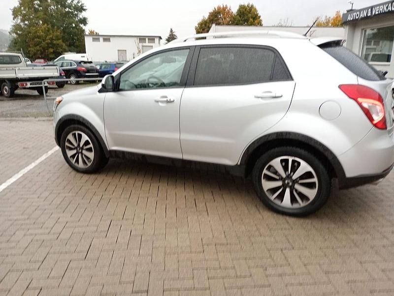Schwarz Gebraucht 2013 Ssangyong Korando Sapphire SUV | 5.800 € (Fairer Preis) - Bild 1/4