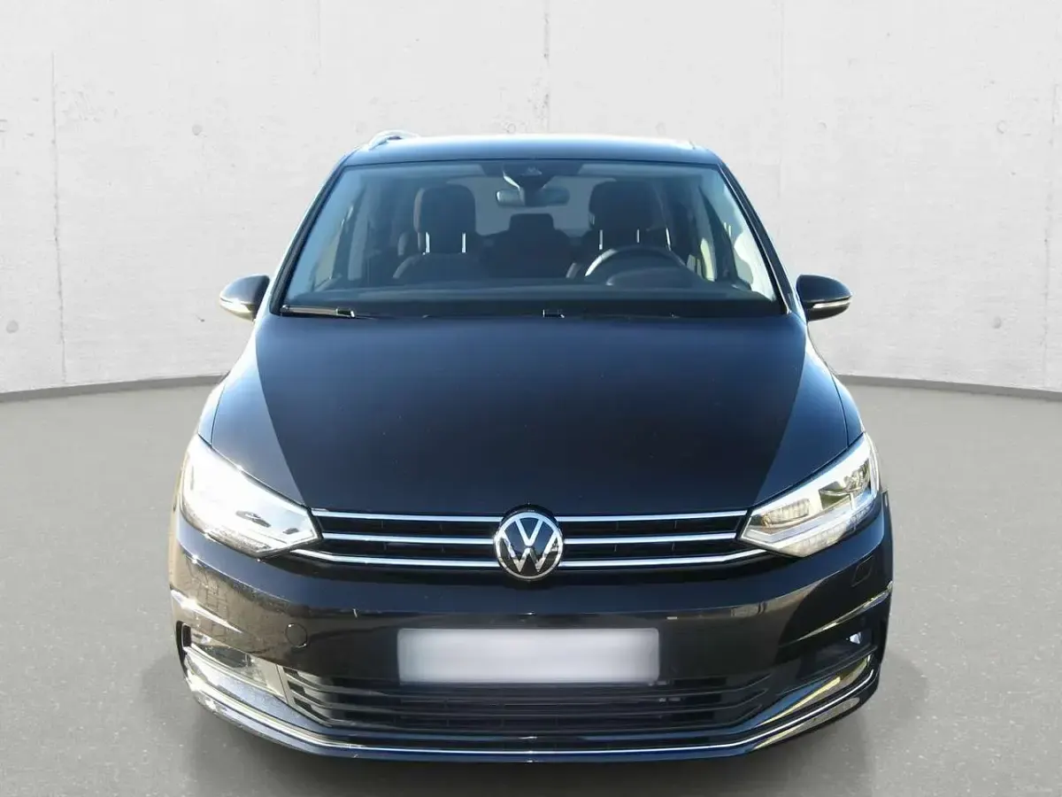 Gebraucht VW Touran Move 150 PS (110 kW) 2023 Deep black perleffekt Van / Kleinbus