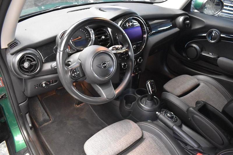 Gebraucht Mini Cooper Classic 136 PS (100 kW) 2022 Grün Kleinwagen