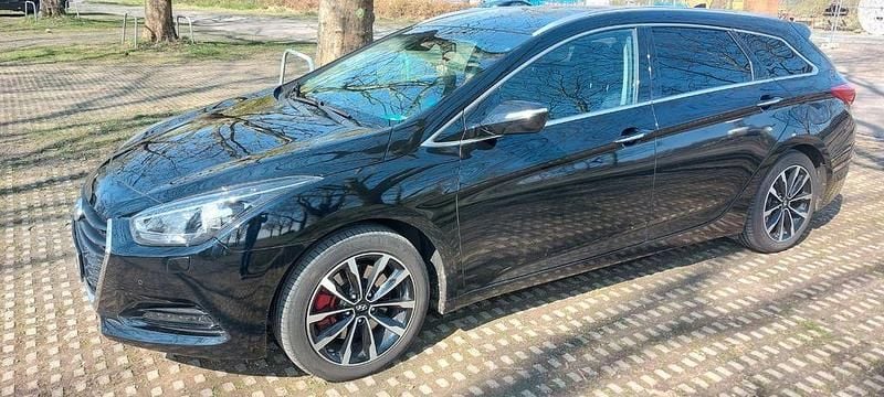 Gebraucht Hyundai i40 Style 141 PS (103 kW) 2017 Schwarz Limousine