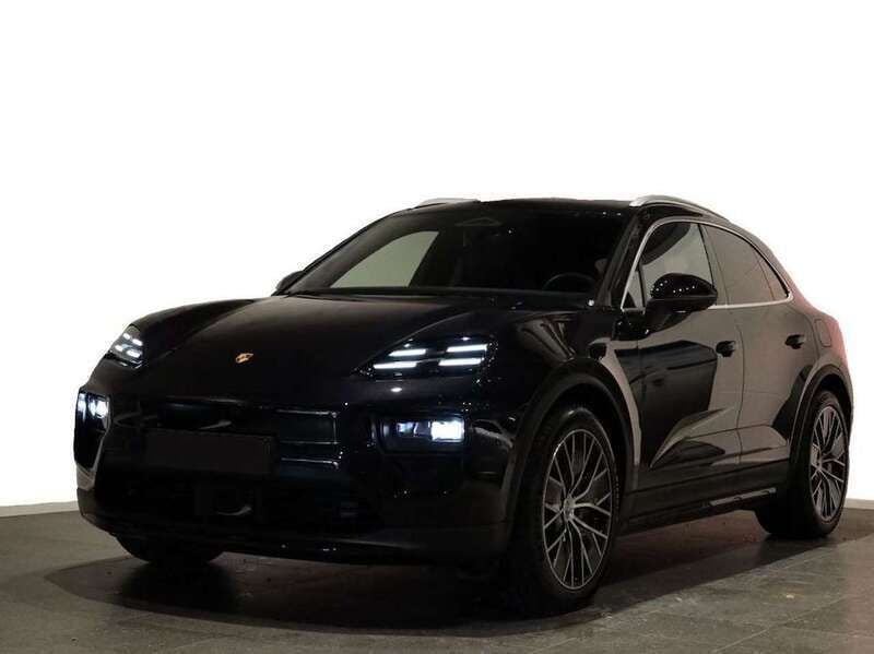 2t tiefschwarzmetallic Gebraucht 2025 Porsche Macan SUV | 103.300 € (Superpreis) - Bild 1/4