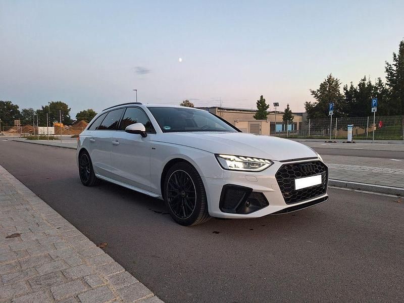 Weiß Gebraucht 2024 Audi A4 S-Line Kombi | 36.300 € (Fairer Preis) - Bild 1/4