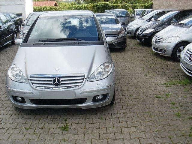 Gebraucht Mercedes A200 Elegance 136 PS (100 kW) 2008 Silber metallic Van / Kleinbus