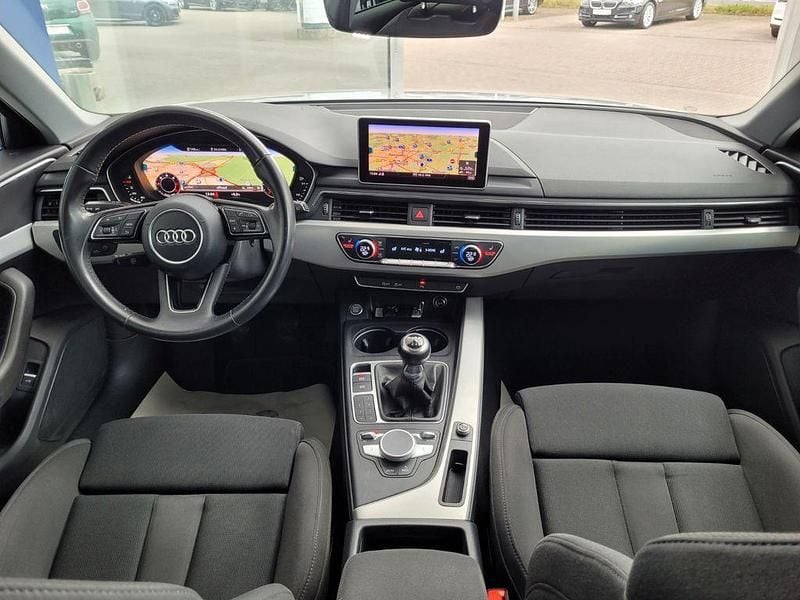 Second-hand Audi A4 S-Line 209 CP (153 kW) 2018 Alb Break