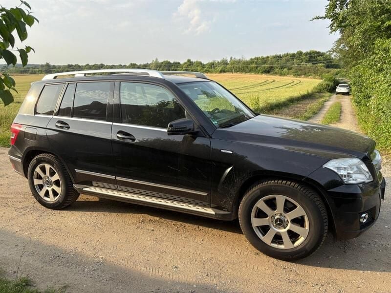 Schwarz Gebraucht 2010 Mercedes GLK250 SUV | 12.000 € (Etwas zu teuer) - Bild 1/4