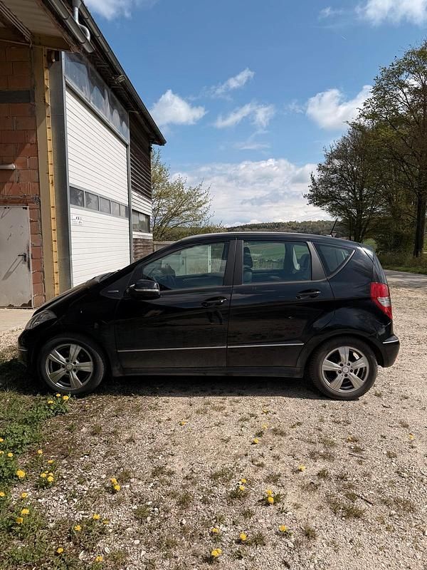 Gebraucht Mercedes A160 95 PS (69 kW) 2012 Schwarz Limousine