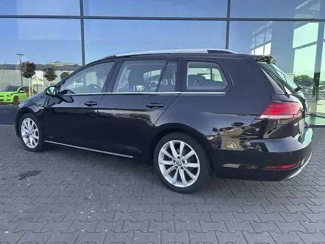 Gebraucht VW Golf VII Highline 131 PS (96 kW) 2017 Schwarz Kombi