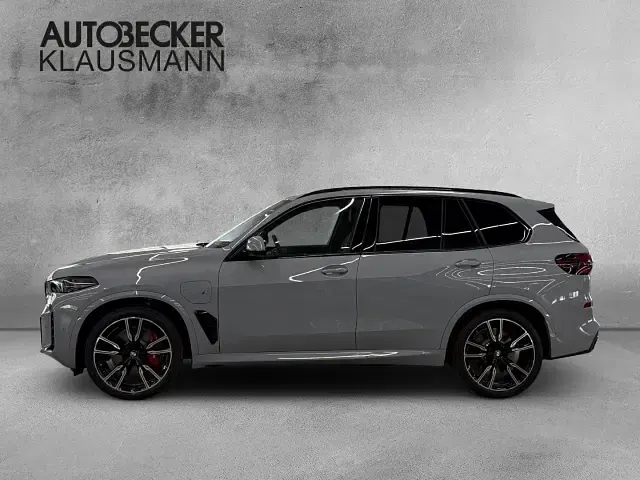 Neu BMW X5 M Sport 489 PS (359 kW) 2026 Grau SUV