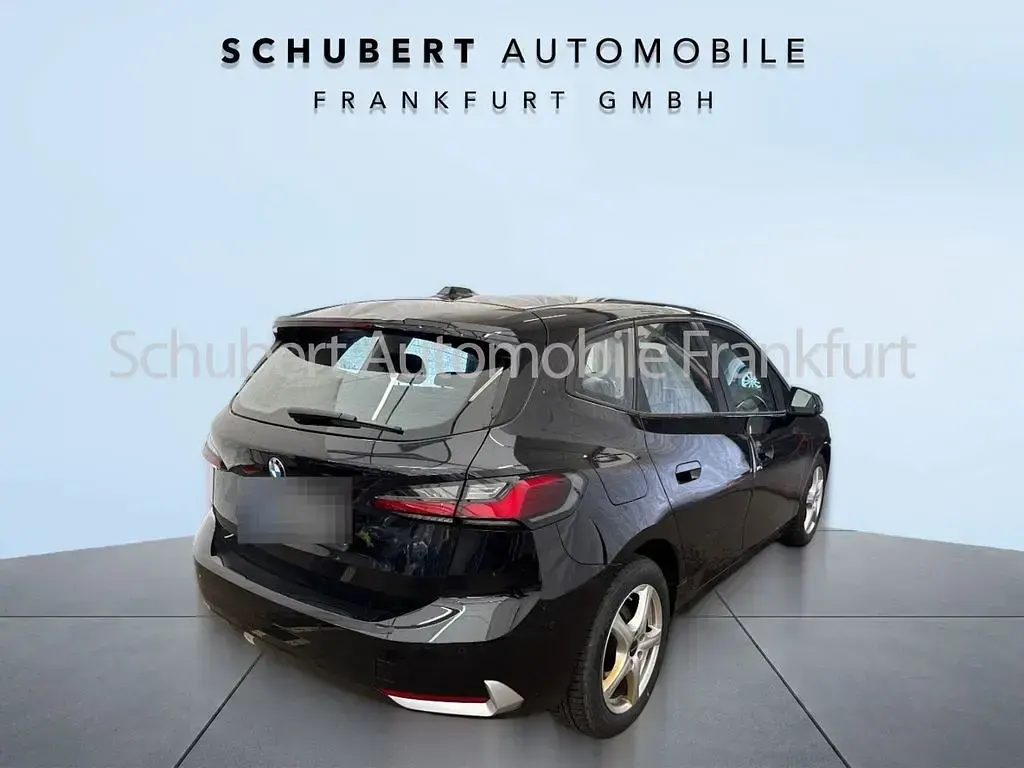 Gebraucht BMW 220 Active Tourer Luxury Line 170 PS (125 kW) 2023 Schwarz Van / Kleinbus