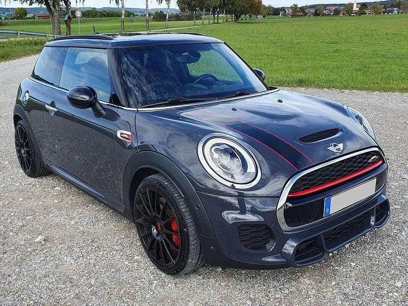 Grau Gebraucht 2016 Mini John Cooper Works Kleinwagen | 17.999 € (Etwas zu teuer) - Bild 1/4