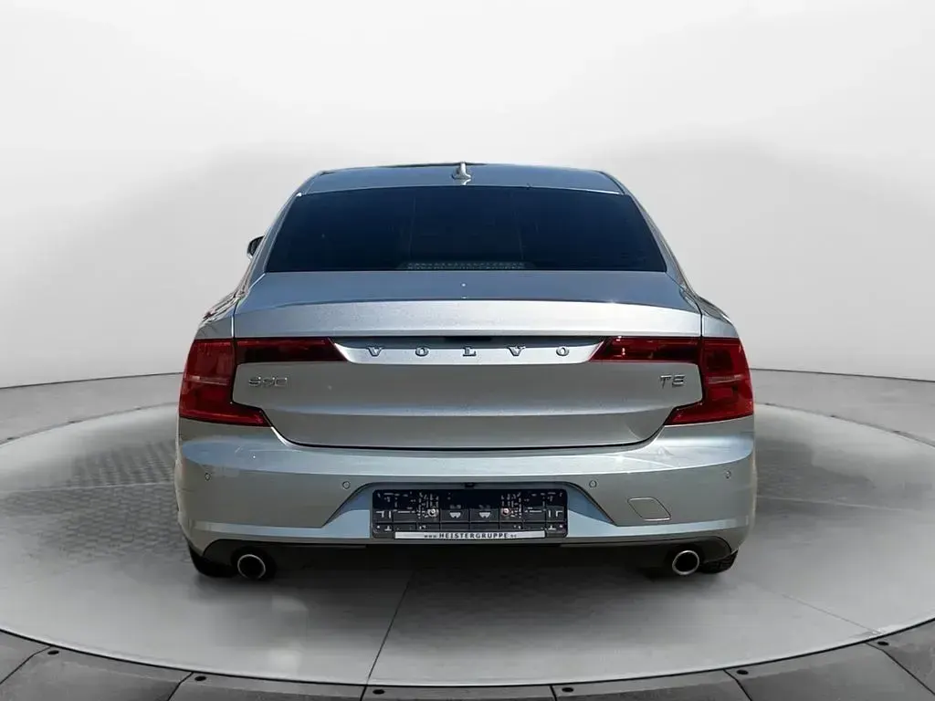 Gebraucht Volvo S90 Momentum 250 PS (183 kW) 2018 Grau Limousine