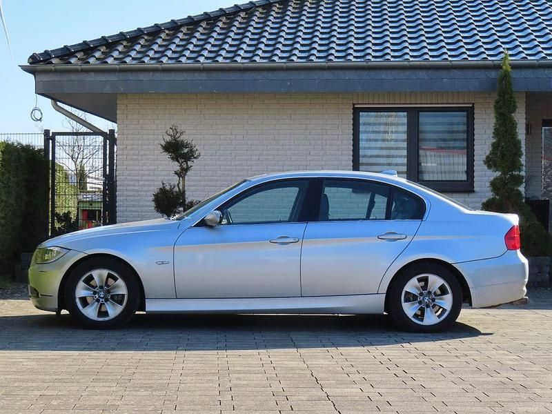Gebraucht BMW 325 Sport Line 218 PS (160 kW) 2005 Silber Limousine