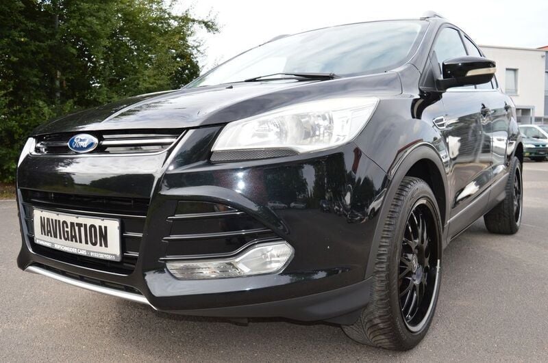Schwarz Gebraucht 2014 Ford Kuga Titanium SUV | 6.990 € (Superpreis) - Bild 1/4