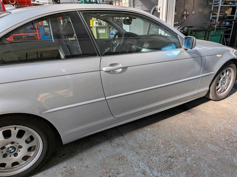 Gebraucht BMW 320 170 PS (125 kW) 2005 Silber Coupé