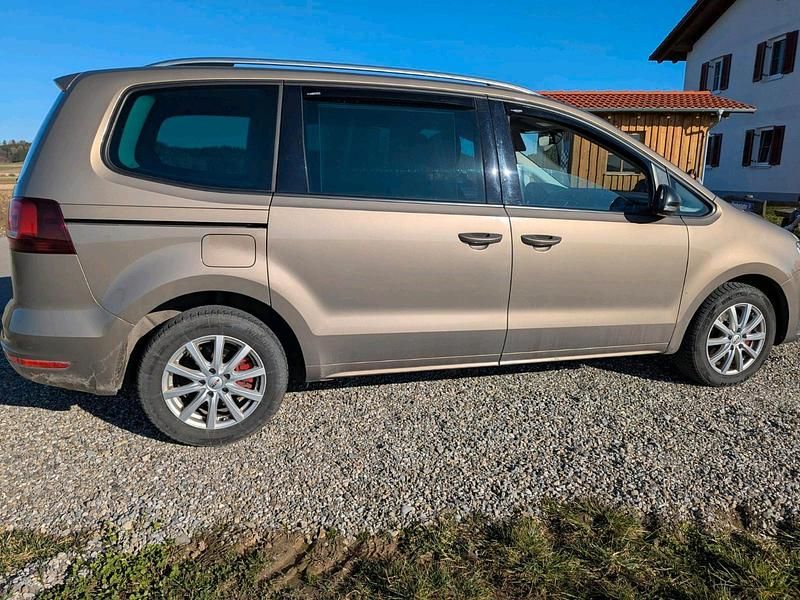 Gebraucht VW Sharan Edition 136 PS (100 kW) 2018 Gold Van / Kleinbus