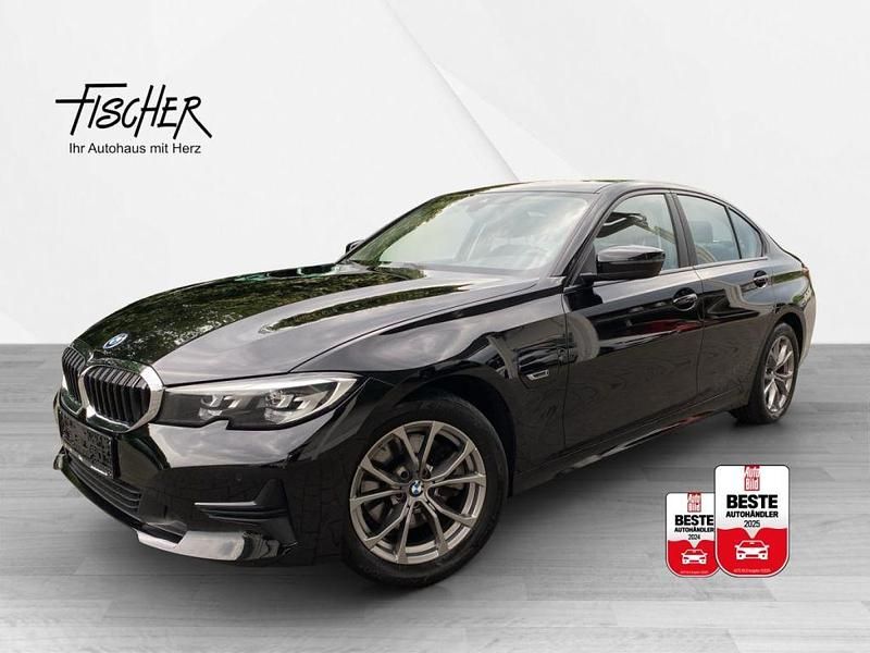Schwarz ii Gebraucht 2021 BMW 320e Advantage Limousine | 26.890 € (Fairer Preis) - Bild 1/4