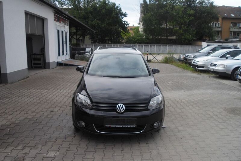 Schwarz Gebraucht 2009 VW Golf Plus Cross Highline Van / Kleinbus | 7.990 € (Teuer) - Bild 1/4