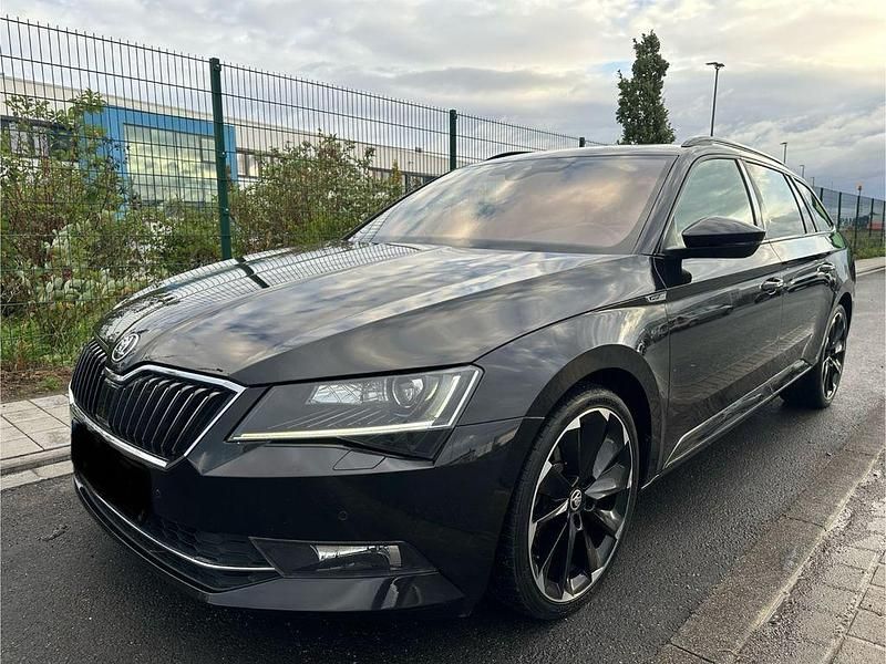 Schwarz Gebraucht 2019 Skoda Superb SportLine Kombi | 21.500 € (Guter Preis) - Bild 1/4