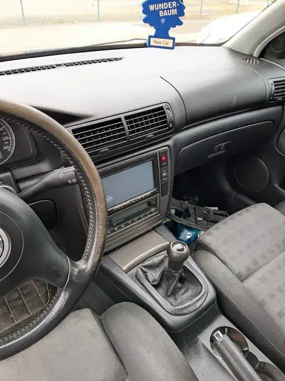 Gebraucht VW Passat 131 PS (96 kW) 2000 Schwarz Kombi