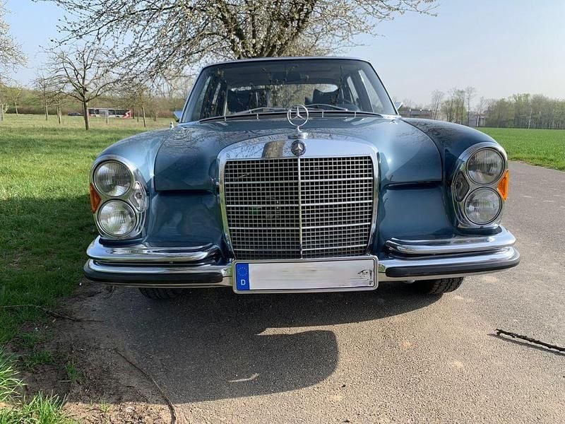 Blau Gebraucht 1970 Mercedes 300 Limousine | 49.999 € - Bild 1/4