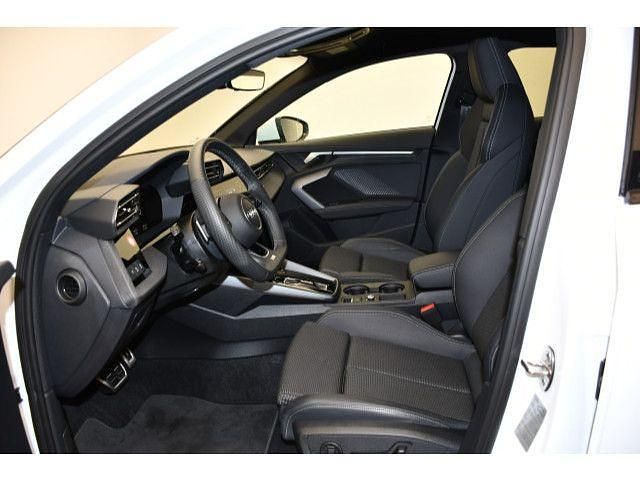 Gebraucht Audi S3 Ambiente 333 PS (244 kW) 2024 Arkonaweiß Limousine
