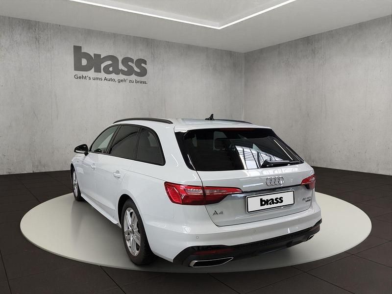 Gebraucht Audi A4 S-Line 204 PS (150 kW) 2023 Gletscherweiß metallic Kombi