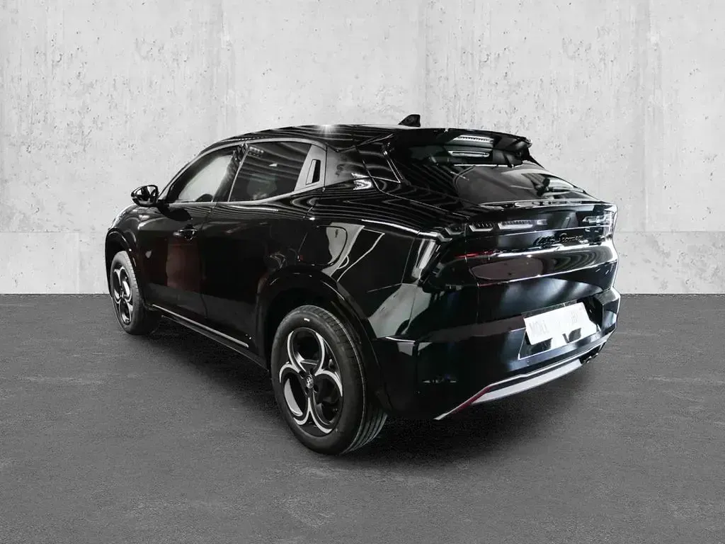 Neu Alfa Romeo Junior Edizione Speciale 145 PS (106 kW) 2026 Nero tortona SUV