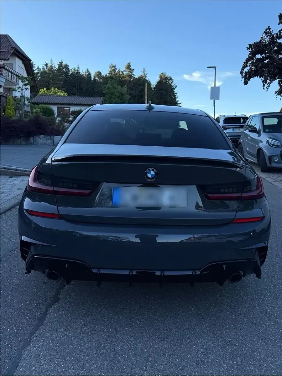 Gebraucht BMW 330e M Performance 294 PS (216 kW) 2019 Grau Limousine