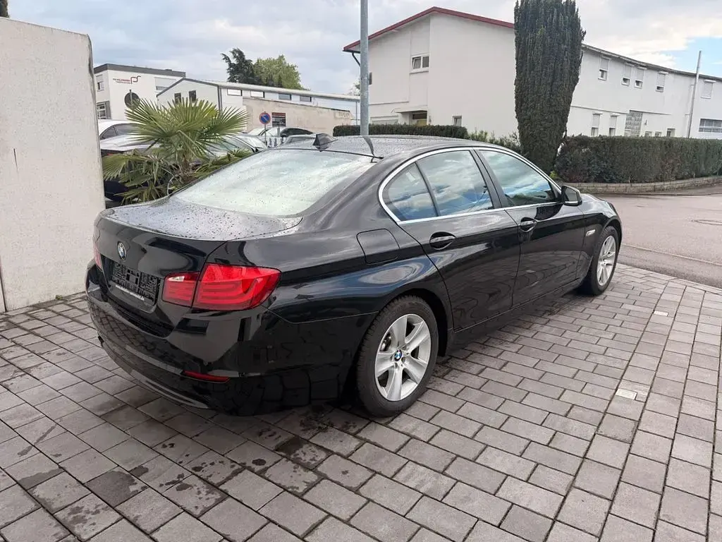Gebraucht BMW 523 204 PS (150 kW) 2010 Schwarz Limousine