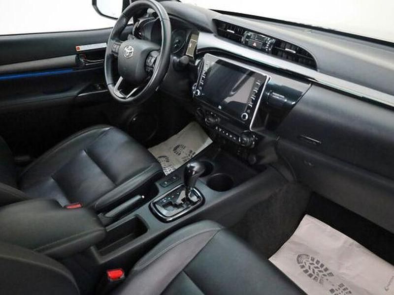 Gebraucht Toyota HiLux 204 PS (150 kW) 2024 Oxide bronze Abholung
