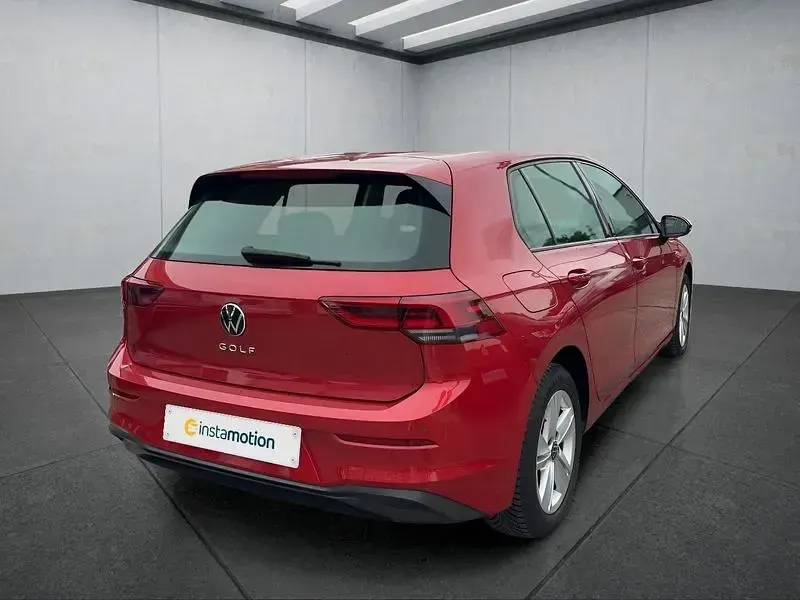Gebraucht VW Golf VIII 131 PS (96 kW) 2022 Rot Kleinwagen