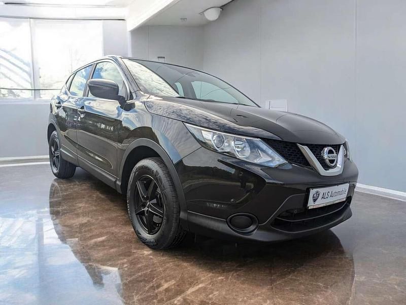 Gebraucht Nissan Qashqai Visia 116 PS (85 kW) 2016 Black (m) SUV