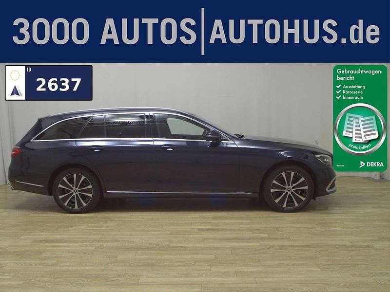 Nautikblau metalliclack Gebraucht 2022 Mercedes E220 Exclusive Kombi | 27.480 € (Superpreis) - Bild 1/4