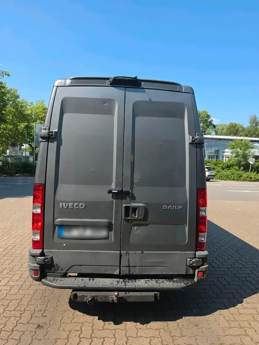 Gebraucht Iveco Daily 170 PS (125 kW) 2014 Silber Van / Kleinbus