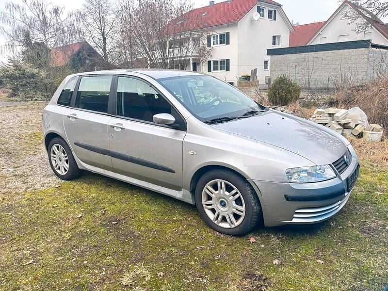 Gebraucht Fiat Stilo 103 PS (75 kW) 2004 Silber Kleinwagen