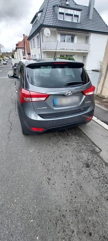 Gebraucht Hyundai ix20 125 PS (91 kW) 2011 Grau Kleinwagen