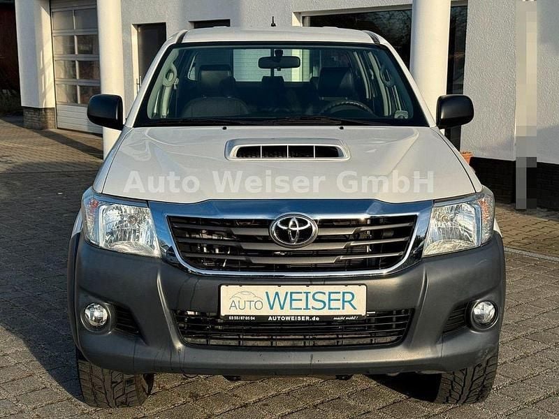 Weiß Gebraucht 2015 Toyota HiLux Abholung | 17.900 € - Bild 1/4