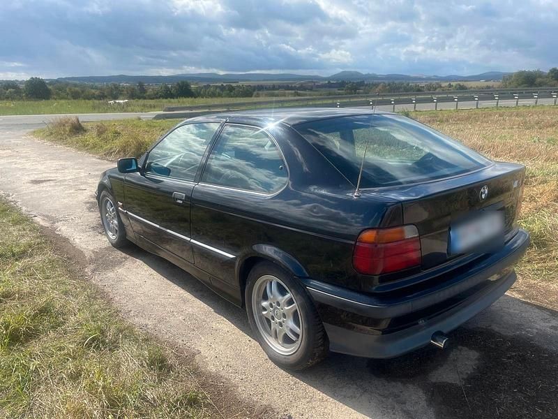 Gebraucht BMW 316 102 PS (75 kW) 1995 Schwarz Coupé