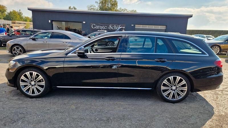 Gebraucht Mercedes E250 211 PS (155 kW) 2017 Schwarz Kombi