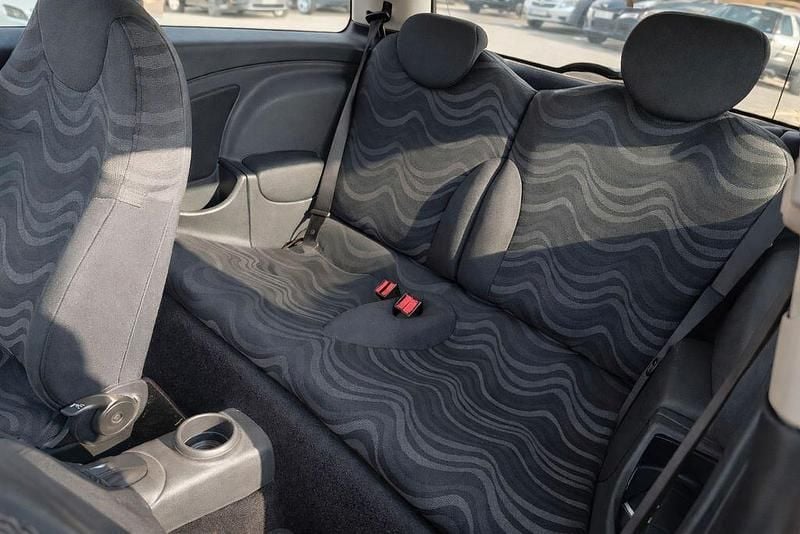 Gebraucht Mini ONE 90 PS (66 kW) 2004 Schwarz Kleinwagen