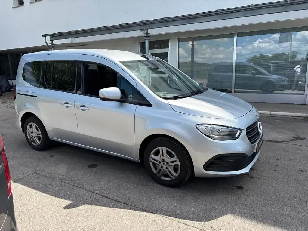 Gebraucht Mercedes T160 95 PS (69 kW) 2024 Helvinsilber metallic Van / Kleinbus