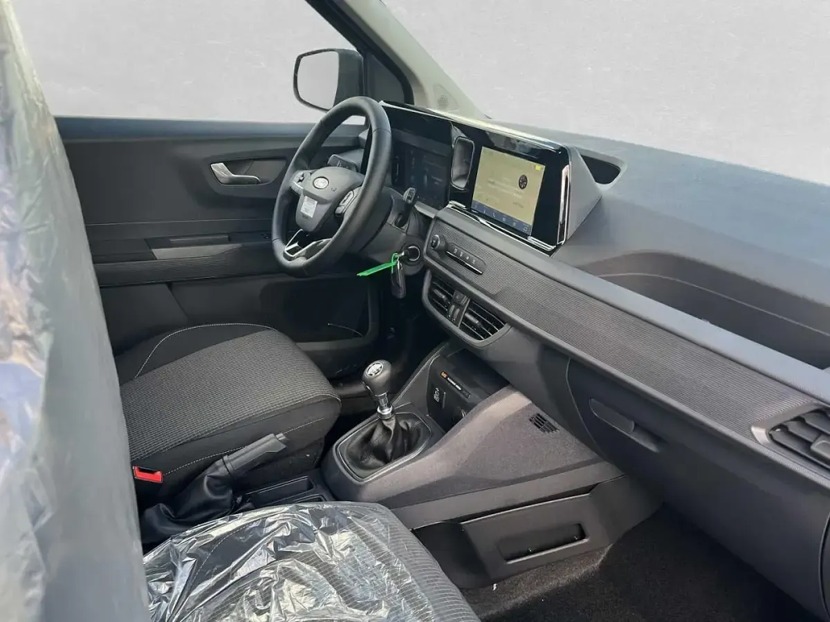 Neu Ford Tourneo Courier Trend 125 PS (91 kW) 2025 Schwarz Van / Kleinbus