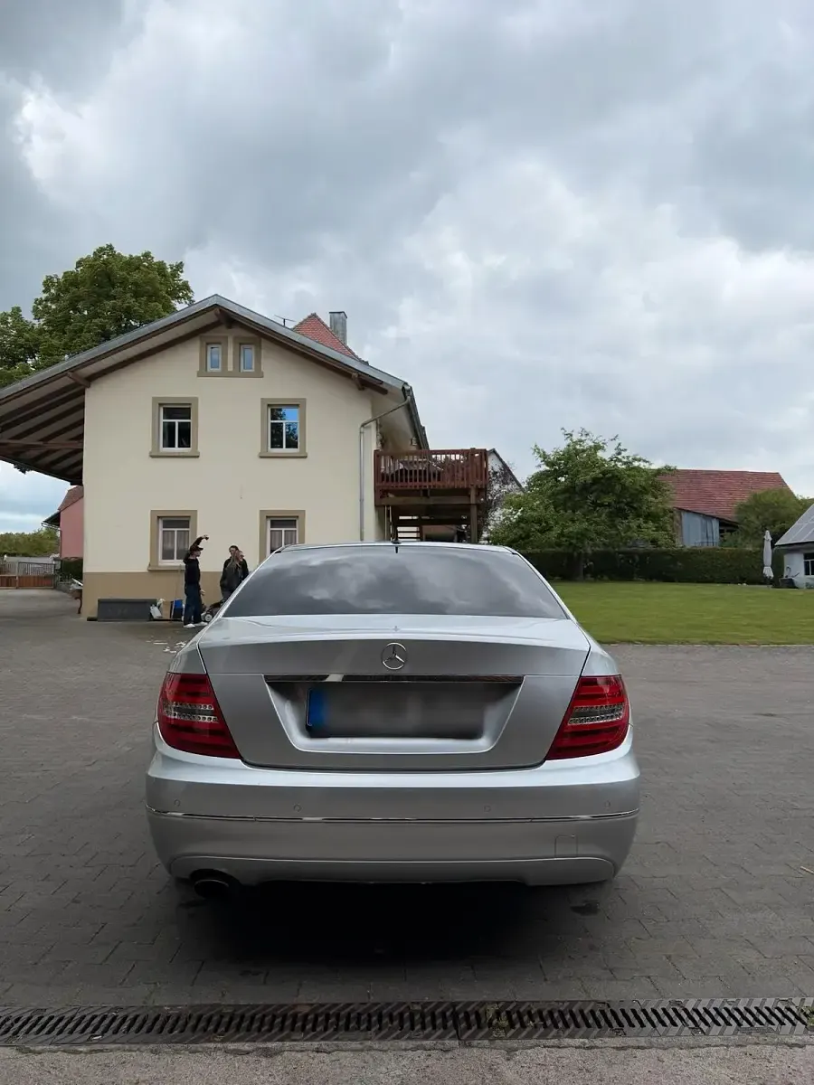 Gebraucht Mercedes C220 Avantgarde 170 PS (125 kW) 2012 Silber Limousine