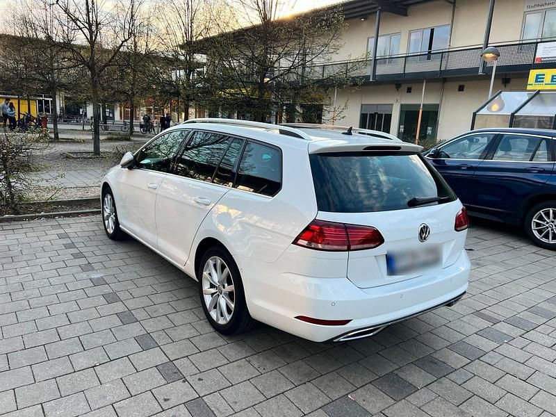 Gebraucht VW Golf VII 150 PS (110 kW) 2019 Weiß Kombi