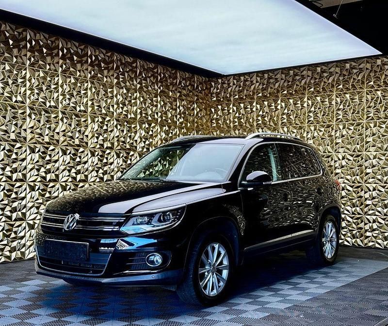 Schwarz Gebraucht 2011 VW Tiguan Sportline SUV | 11.990 € (Etwas zu teuer) - Bild 1/4