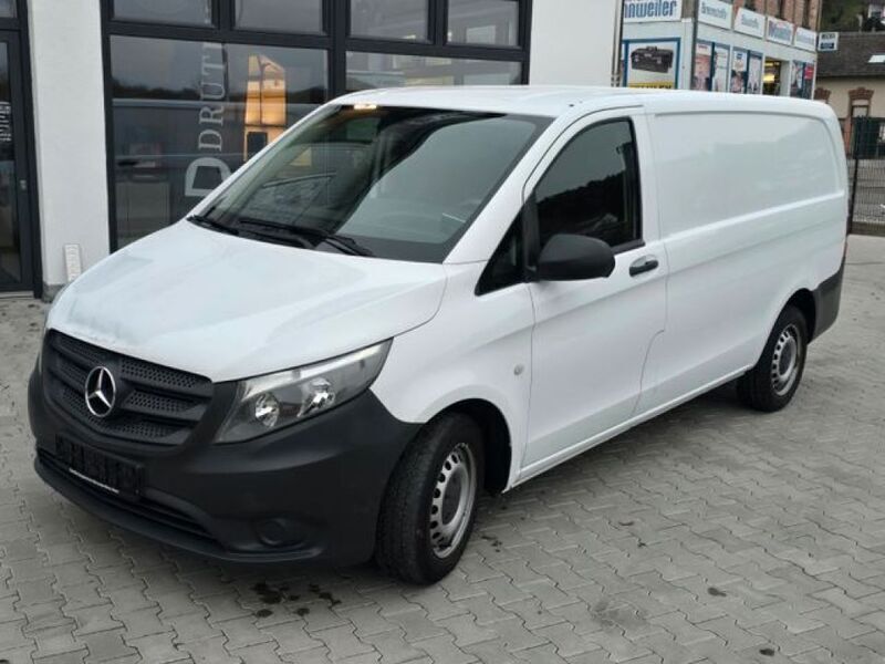 Arktikweiss Gebraucht 2015 Mercedes Vito Van / Kleinbus | 9.990 € (Etwas zu teuer) - Bild 1/4