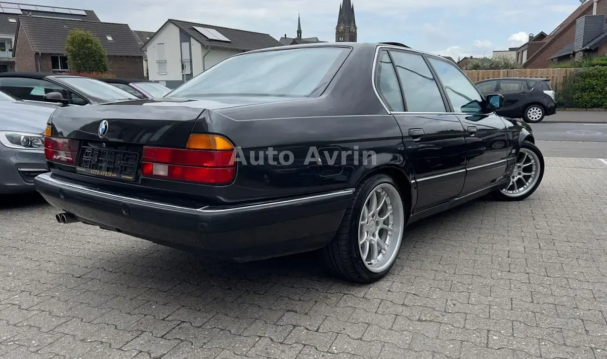 Gebraucht BMW 740 286 PS (210 kW) 1992 Schwarz Limousine